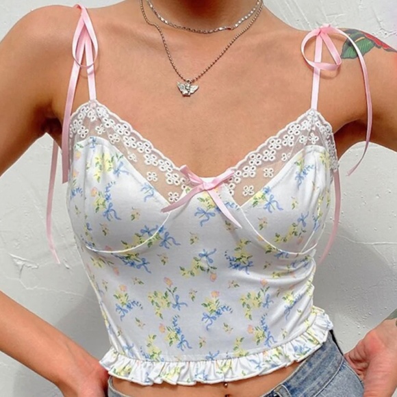 FREE W/ BUNDLE📍 Floral Ribbon Top - Picture 1 of 4